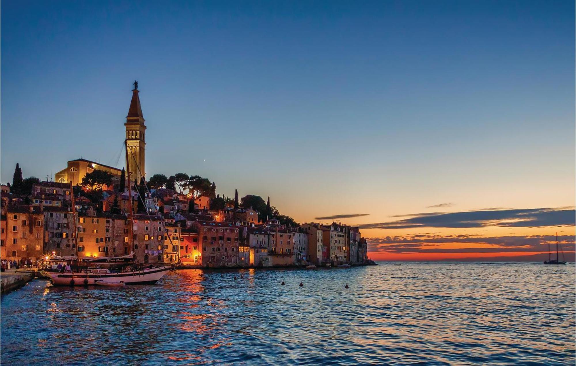 1 Bedroom Lovely Apartment In Rovinj Exterior photo